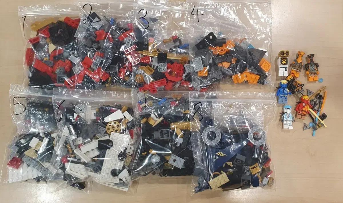トイ  Brick Breakdown: LEGO Mickey & Minnie Mouse